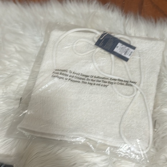 Universal Thread Women's Smocked Tank Top - Picture 2 of 3